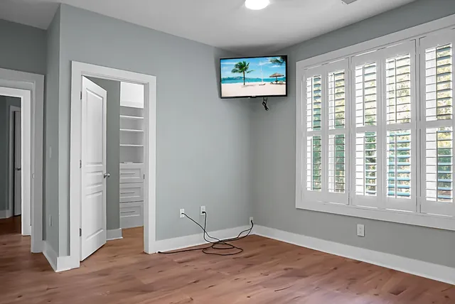 $2,750 | 260 Seven Farms Drive, Unit 203, Charleston, SC 29492