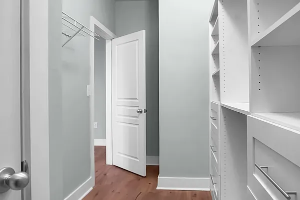 $2,750 | 260 Seven Farms Drive, Unit 203, Charleston, SC 29492