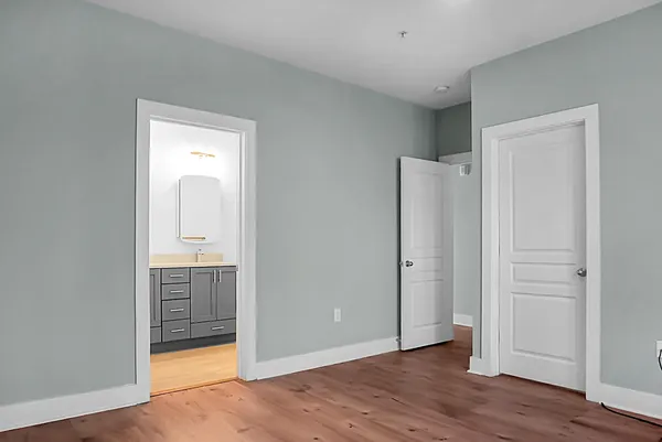 $2,750 | 260 Seven Farms Drive, Unit 203, Charleston, SC 29492