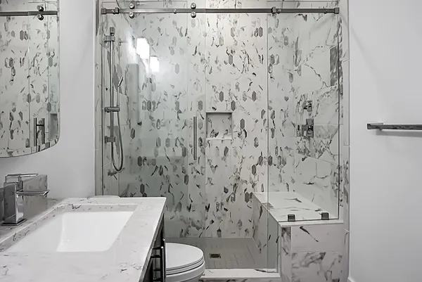 $2,750 | 260 Seven Farms Drive, Unit 203, Charleston, SC 29492