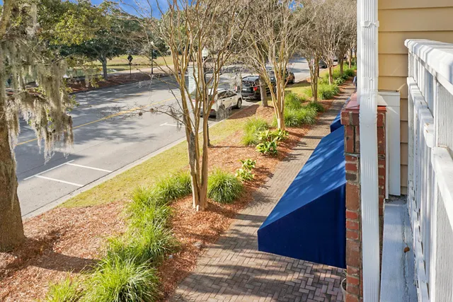 $2,750 | 260 Seven Farms Drive, Unit 203, Charleston, SC 29492