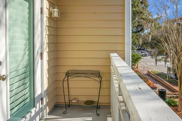 $2,750 | 260 Seven Farms Drive, Unit 203, Charleston, SC 29492