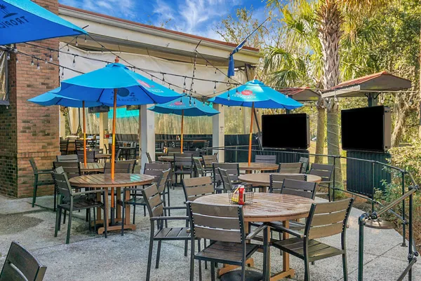 $2,750 | 260 Seven Farms Drive, Unit 203, Charleston, SC 29492