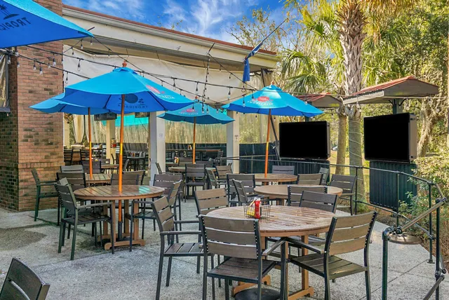 $2,750 | 260 Seven Farms Drive, Unit 203, Charleston, SC 29492