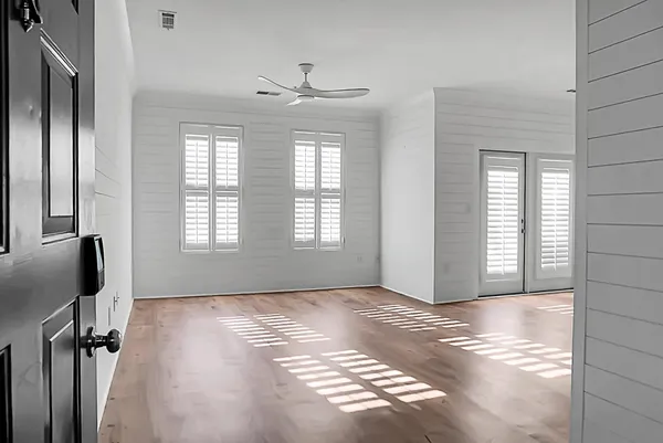 $2,750 | 260 Seven Farms Drive, Unit 203, Charleston, SC 29492