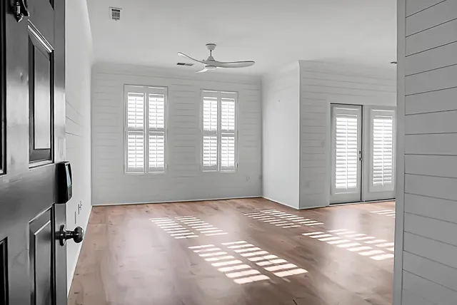 $2,750 | 260 Seven Farms Drive, Unit 203, Charleston, SC 29492