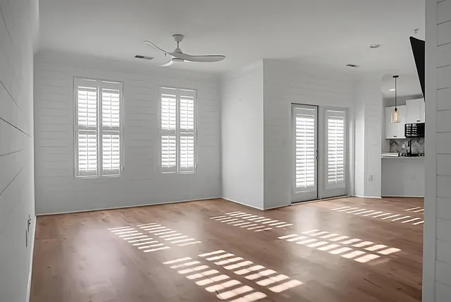 $2,750 | 260 Seven Farms Drive, Unit 203, Charleston, SC 29492