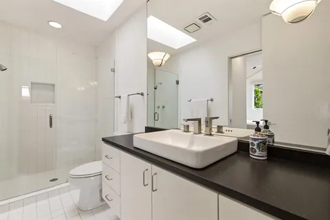 $1,900,000 | 9 Hallshire Court, Dallas, TX 75225