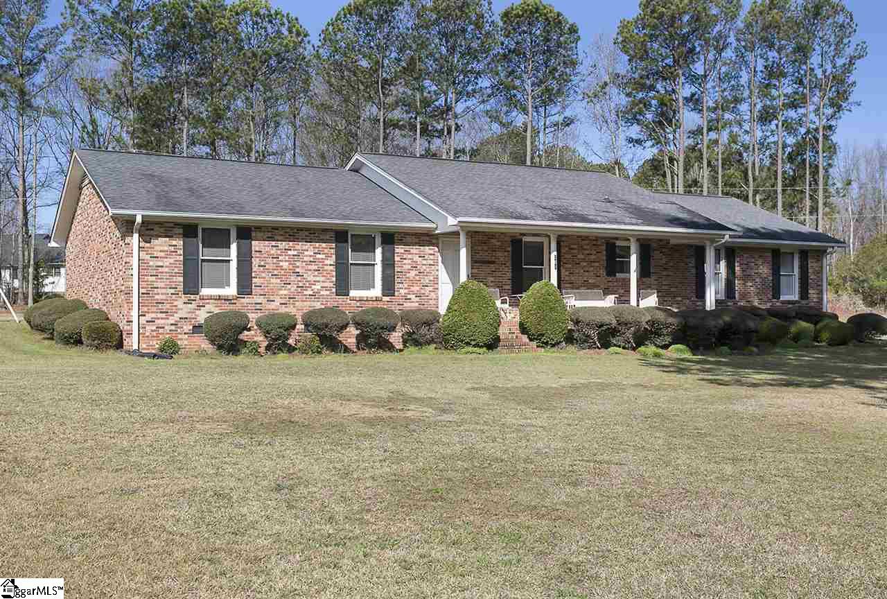 204 Greenpond Road Fountain Inn, SC 29644 - Photo 2 of 21
