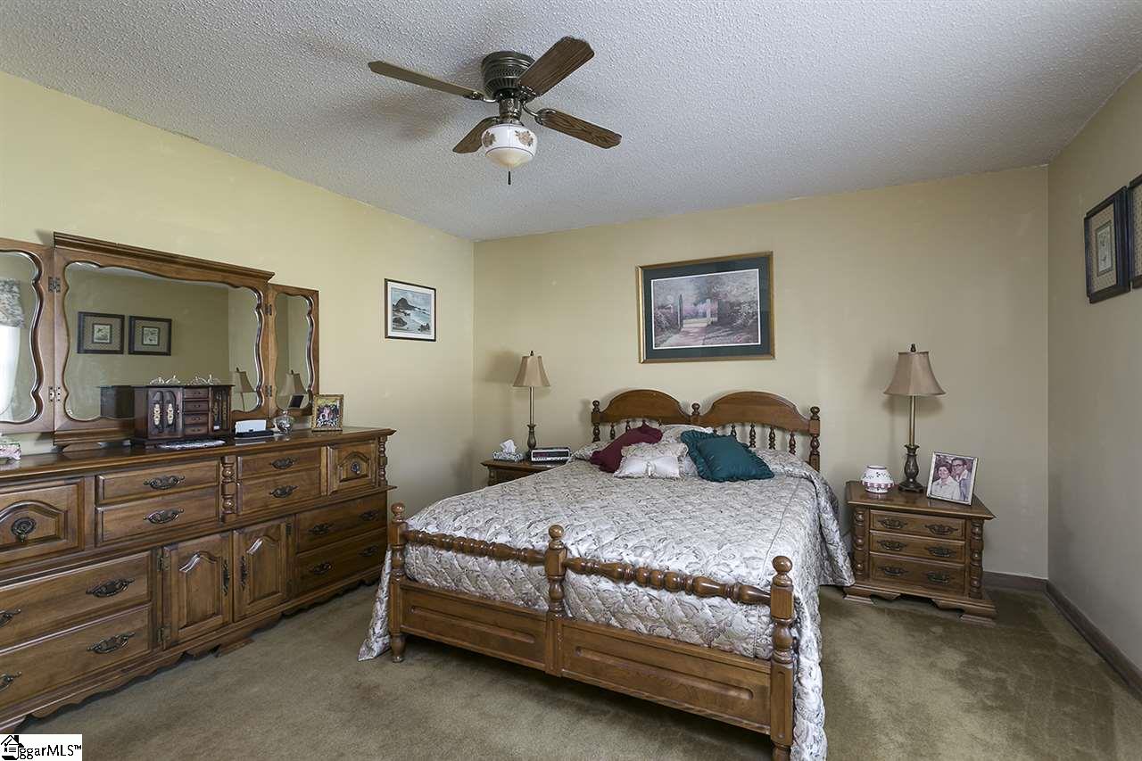 204 Greenpond Road Fountain Inn, SC 29644 - Photo 12 of 21