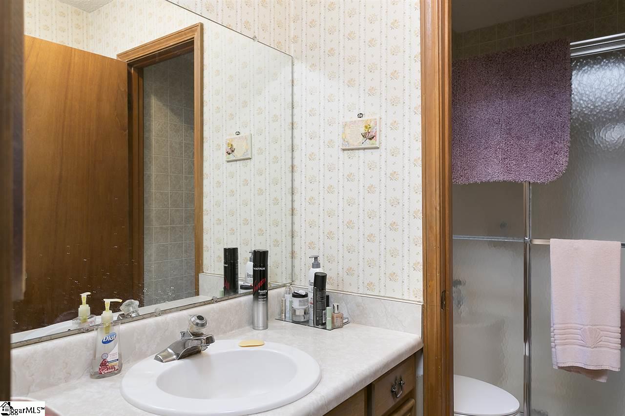 204 Greenpond Road Fountain Inn, SC 29644 - Photo 13 of 21