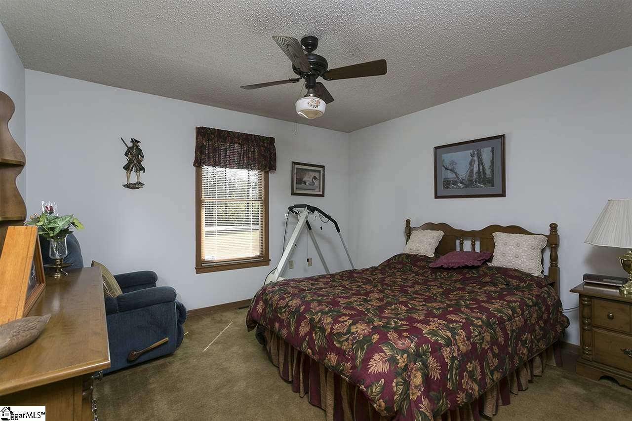 204 Greenpond Road Fountain Inn, SC 29644 - Photo 14 of 21