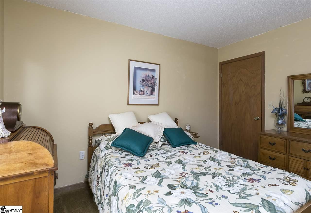 204 Greenpond Road Fountain Inn, SC 29644 - Photo 17 of 21