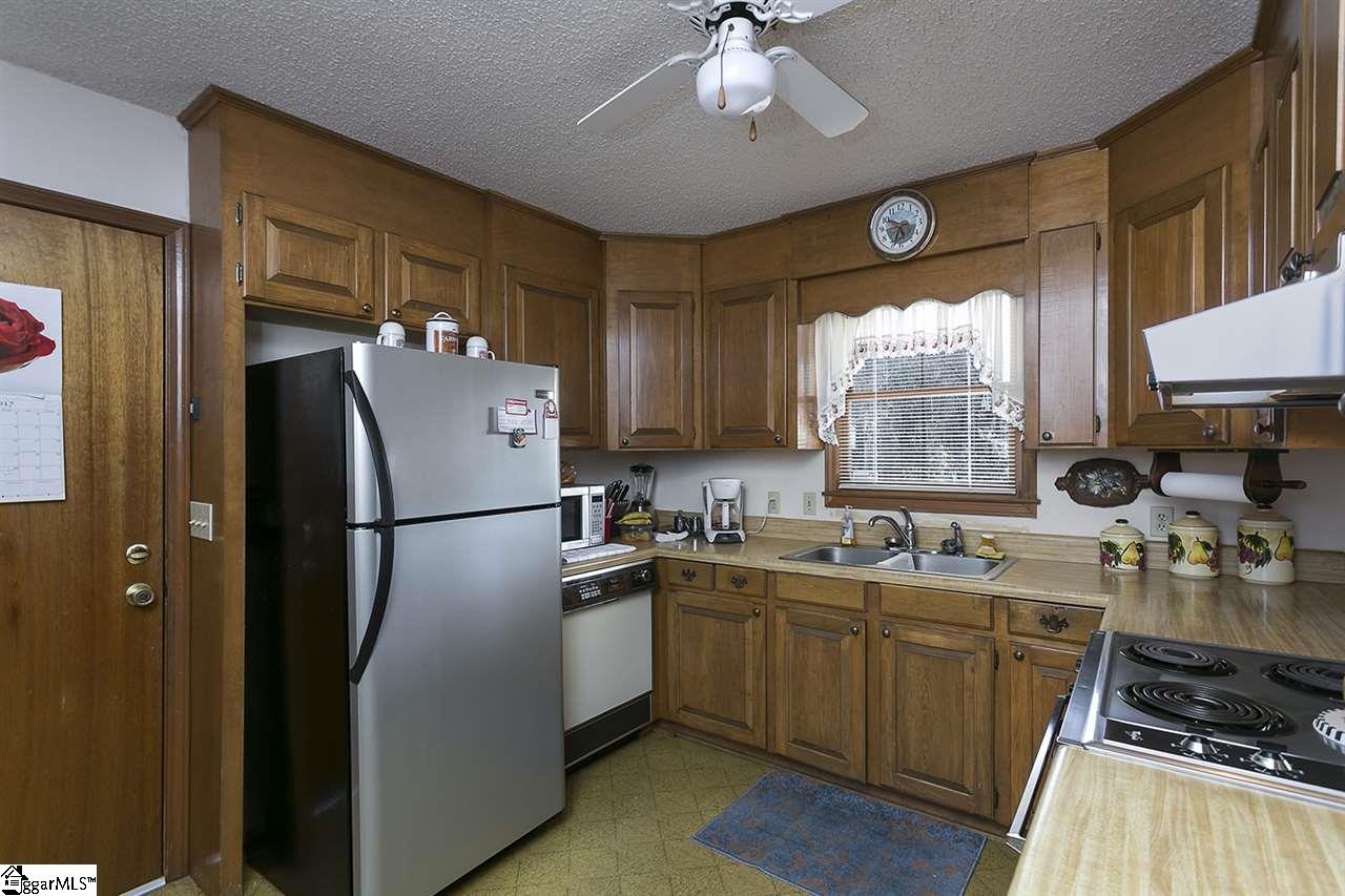 204 Greenpond Road Fountain Inn, SC 29644 - Photo 6 of 21