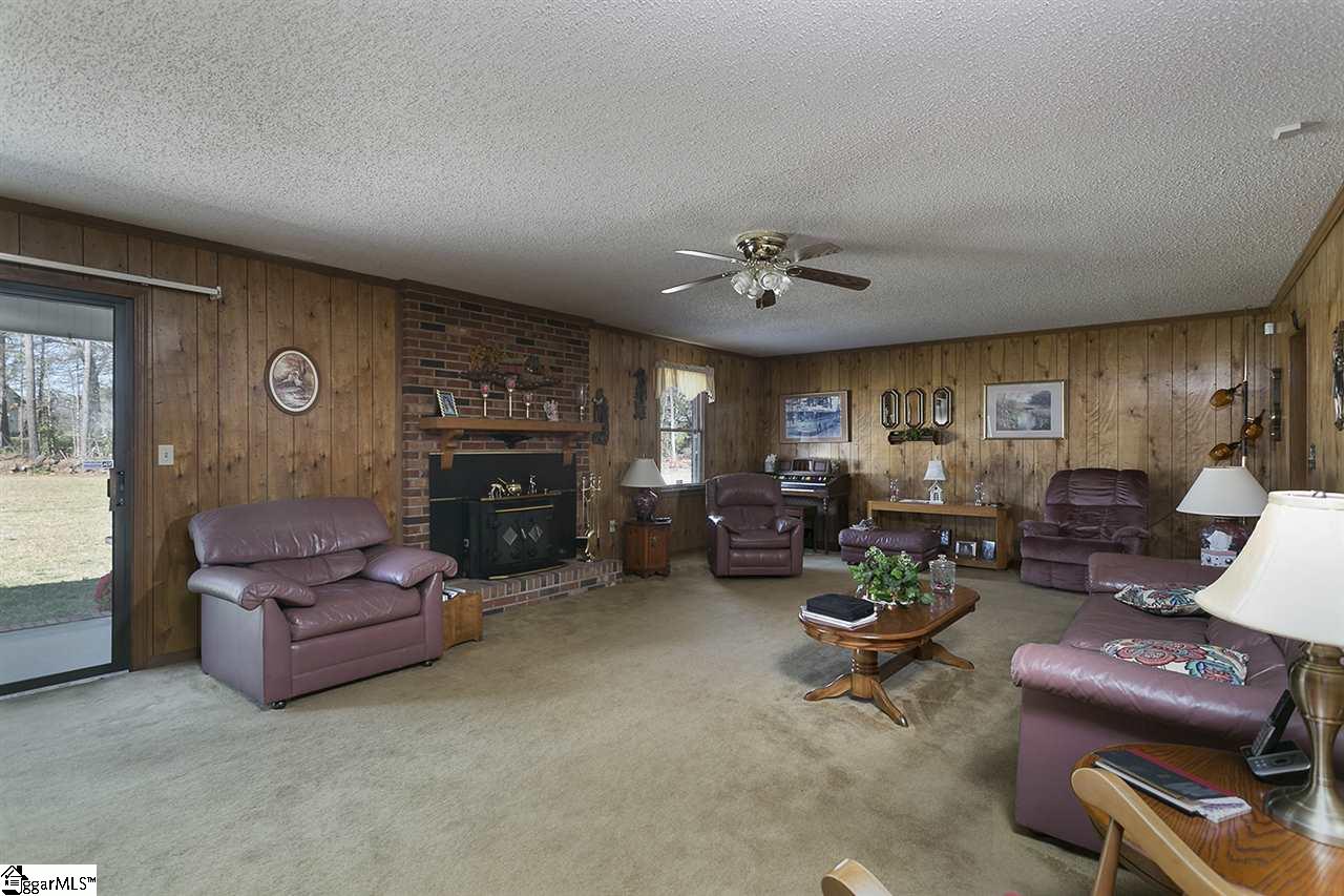 204 Greenpond Road Fountain Inn, SC 29644 - Photo 8 of 21