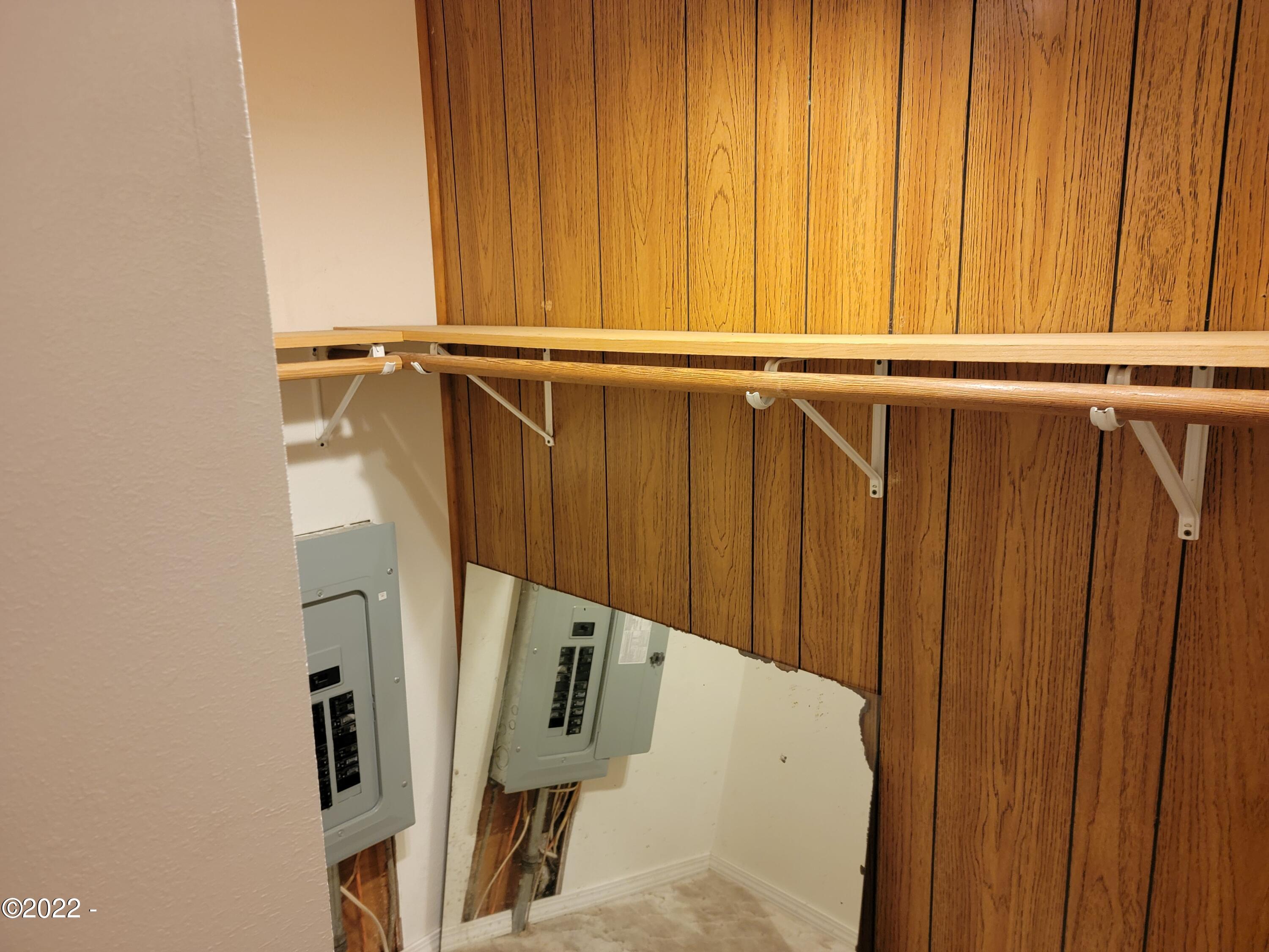 720 Collins Street Depoe Bay, OR 97341 - Photo 15 of 23 Walk-in Closet