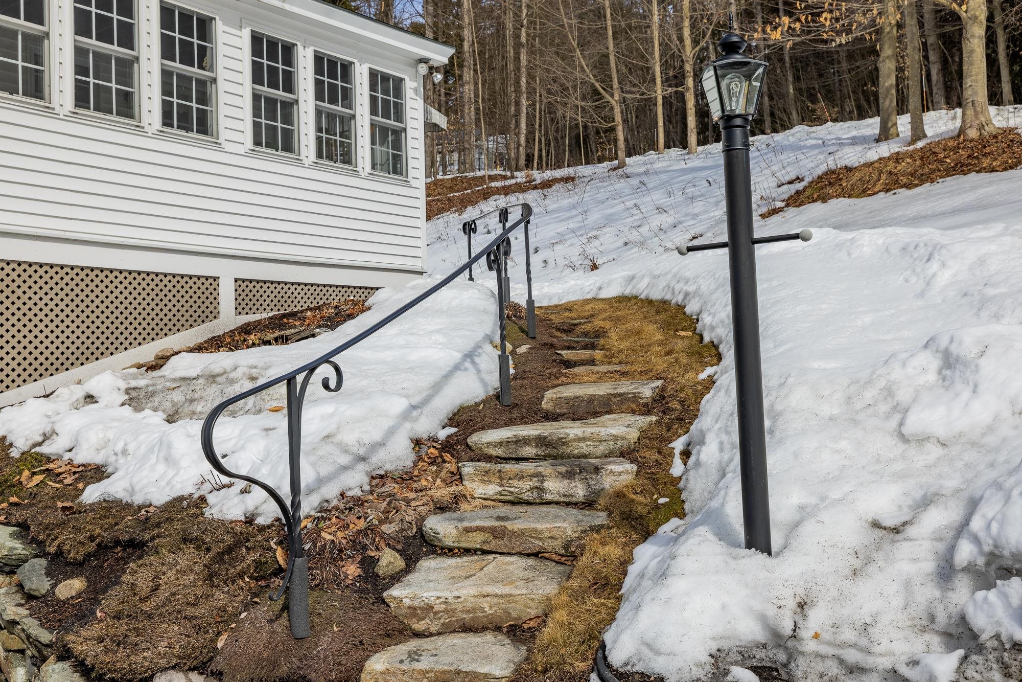 163 Meriden Road Lebanon, NH 03766 - Photo 4 of 42