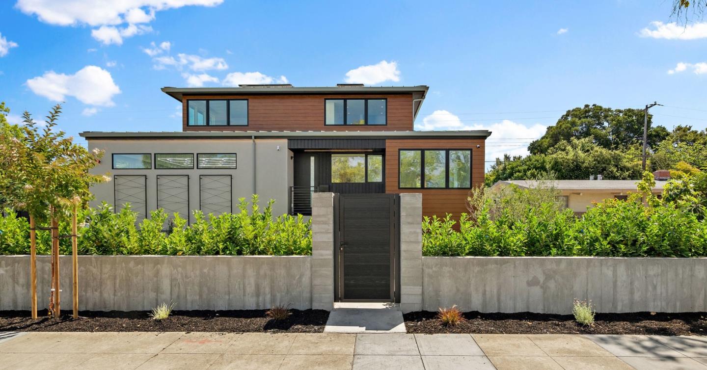3886 Ross Road Palo Alto, CA 94303 - Photo 5 of 60 front view of a house with a garden