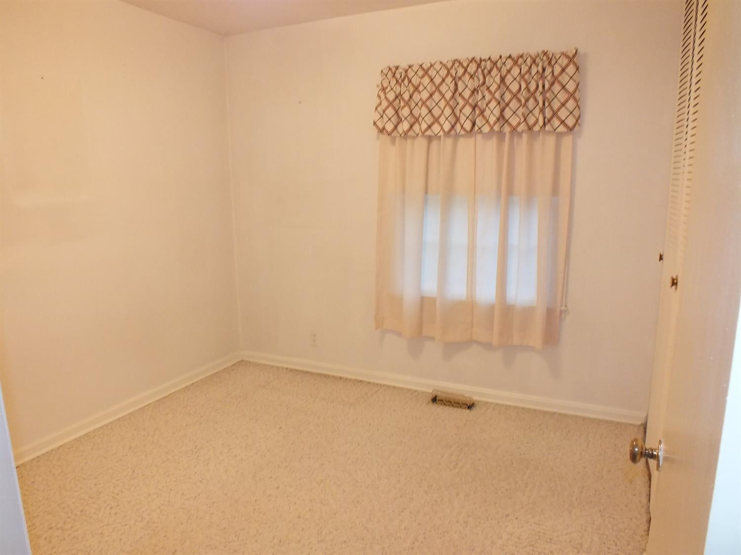 1028 Castleton Way Lexington, KY 40517 - Photo 27 of 30 Photo 27