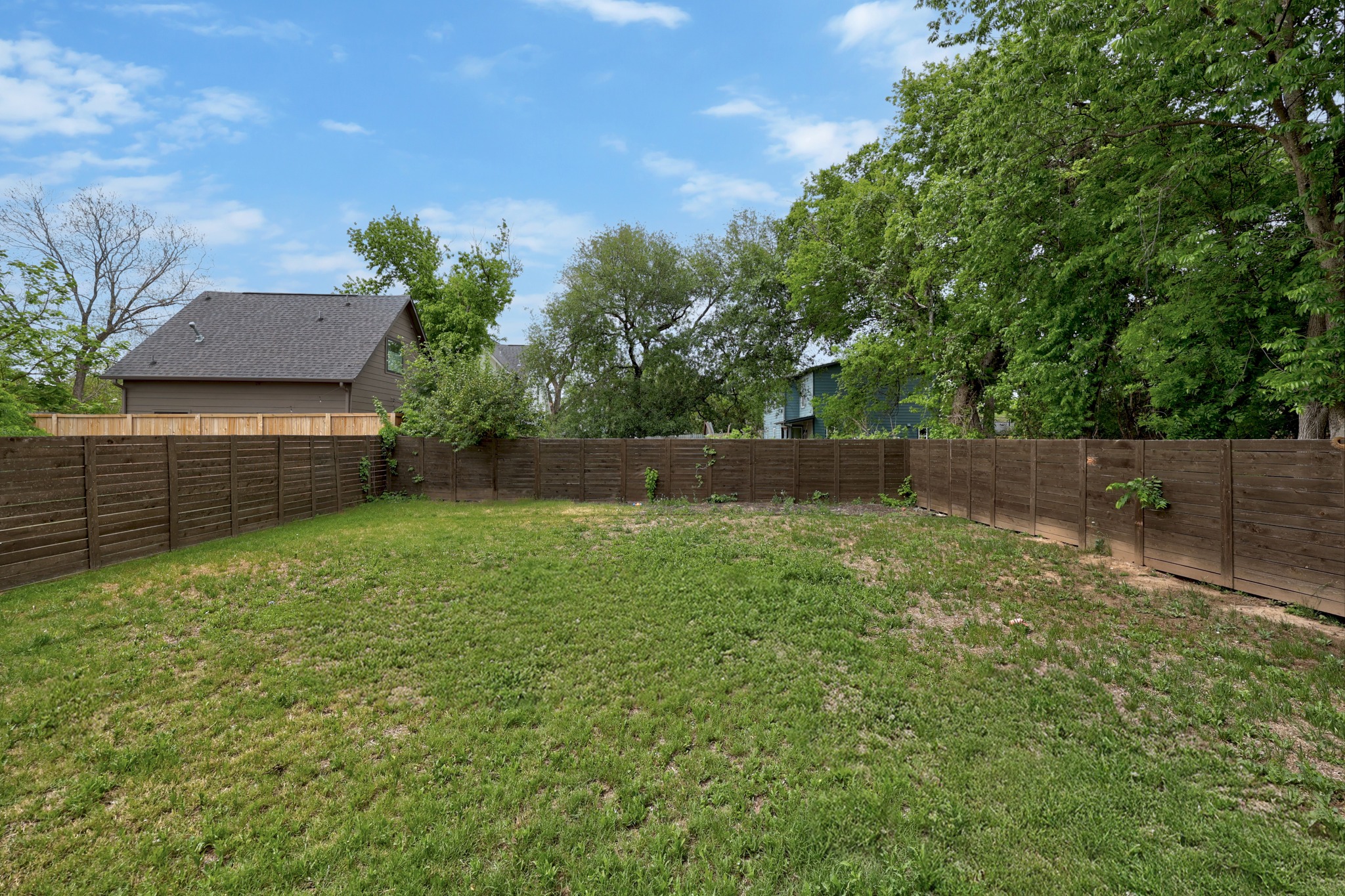 1004 Lott Avenue Austin, TX 78721 - Photo 34 of 39 a view of outdoor space and yard