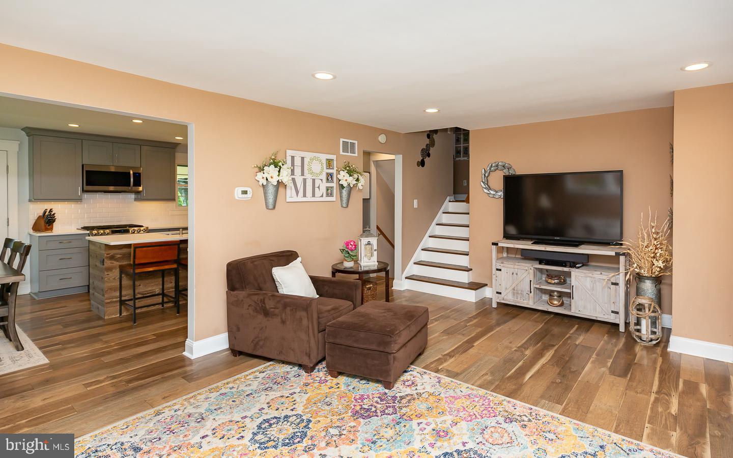 524 Vernon Road Springfield, PA 19064 - Photo 11 of 38 Living room