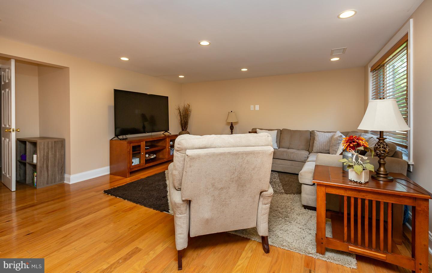 524 Vernon Road Springfield, PA 19064 - Photo 21 of 38 Family room