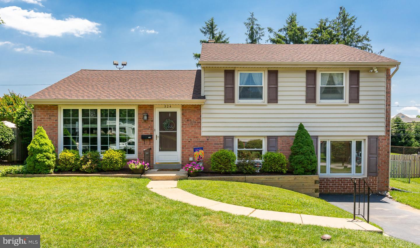 524 Vernon Road Springfield, PA 19064 - Photo 3 of 38