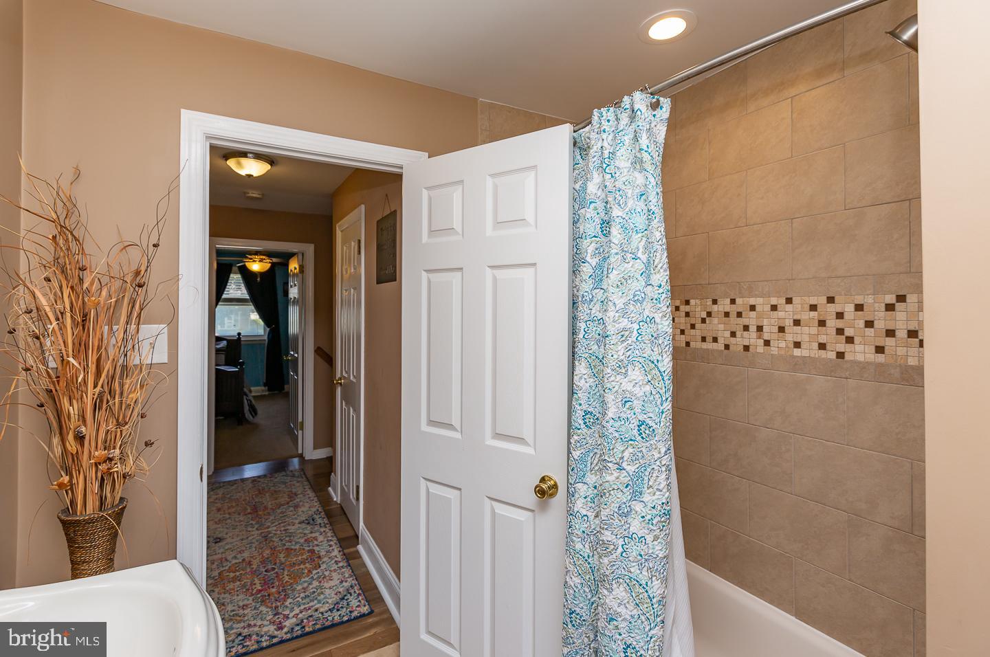 524 Vernon Road Springfield, PA 19064 - Photo 33 of 38 Hall bedroom