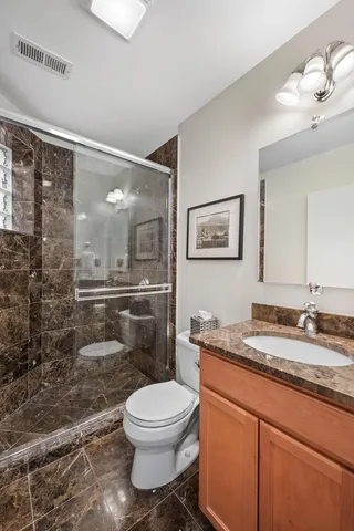 $324,700 | 5623 North Wayne Avenue, Unit 1B, Chicago, IL 60660