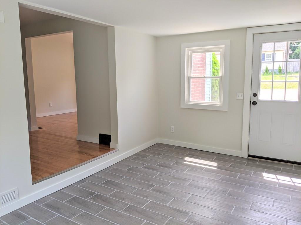 9 Springbrook Road Auburn, MA 01501 - Photo 5 of 16 Gallery Image 5
