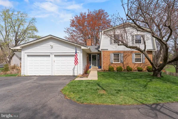 $934,000 | 9822 Wolcott Drive, Burke, VA 22015