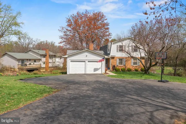 $934,000 | 9822 Wolcott Drive, Burke, VA 22015