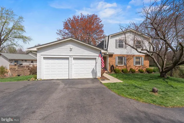 $934,000 | 9822 Wolcott Drive, Burke, VA 22015