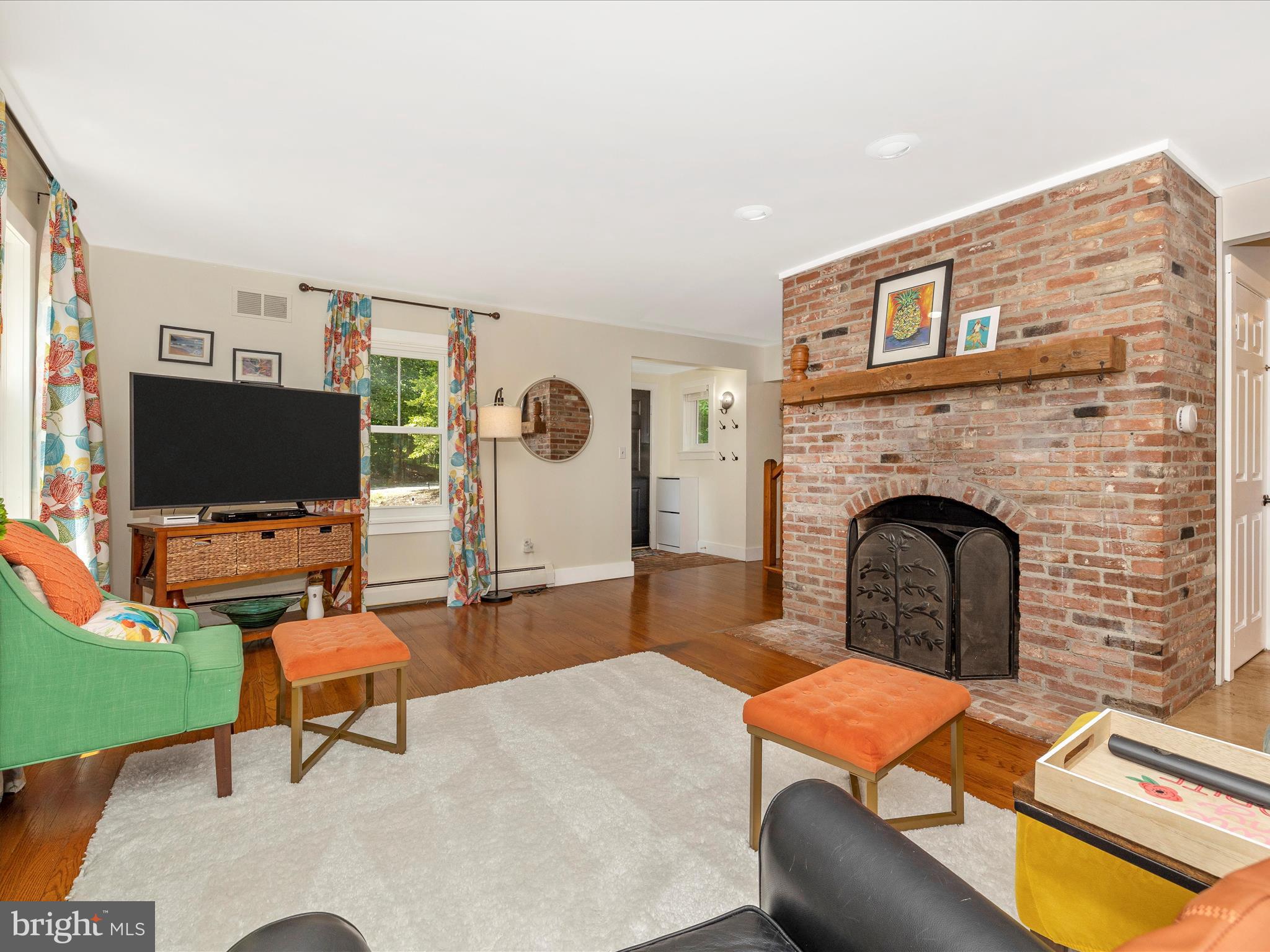 5085 Fleming Road Mount Airy, MD 21771 - Photo 9 of 73 Living Room