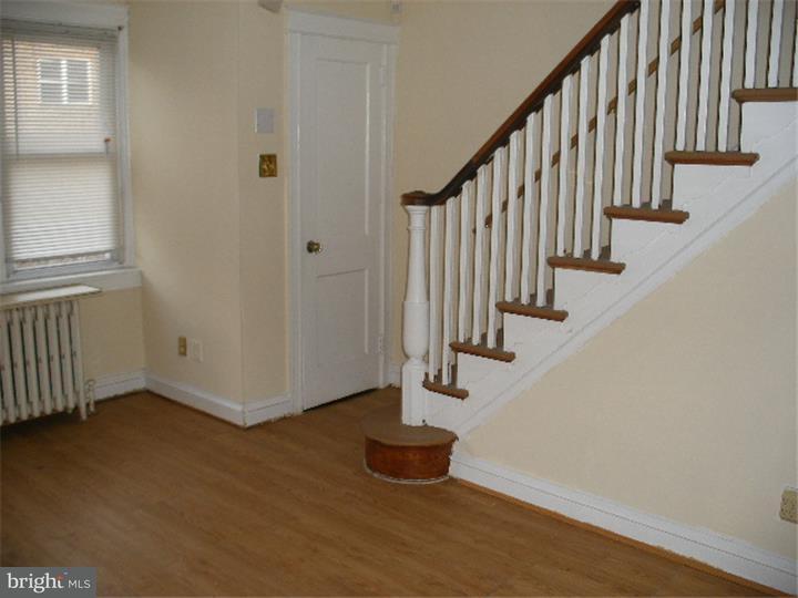 351 Richfield Road Upper Darby, PA 19082 - Photo 11 of 17 Living Room