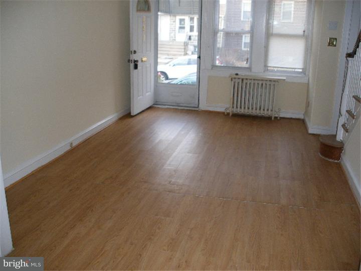 351 Richfield Road Upper Darby, PA 19082 - Photo 10 of 17 Living Room