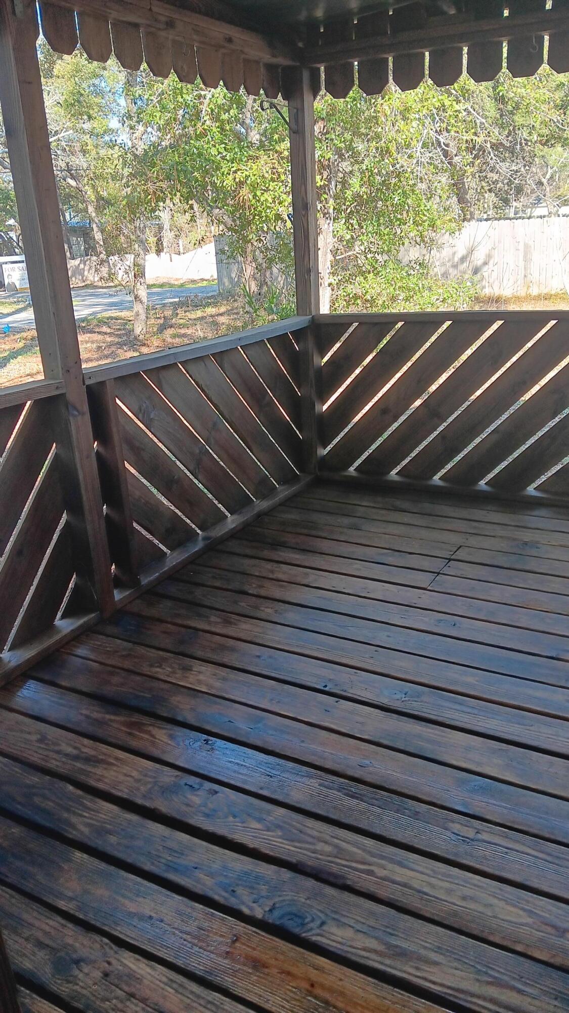 157 Pahl Road Niceville, FL 32578 - Photo 4 of 15 Covered Front Porch