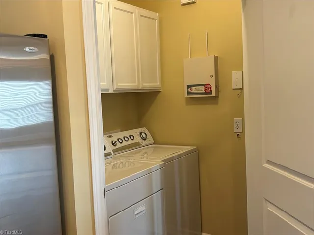 $225,000 | 6815 Hanesbrook Circle, Unit 304, Clemmons, NC 27012