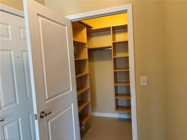 $225,000 | 6815 Hanesbrook Circle, Unit 304, Clemmons, NC 27012