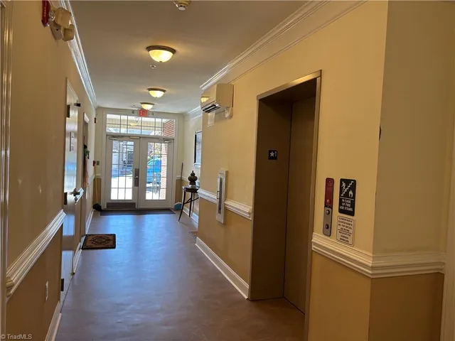 $225,000 | 6815 Hanesbrook Circle, Unit 304, Clemmons, NC 27012