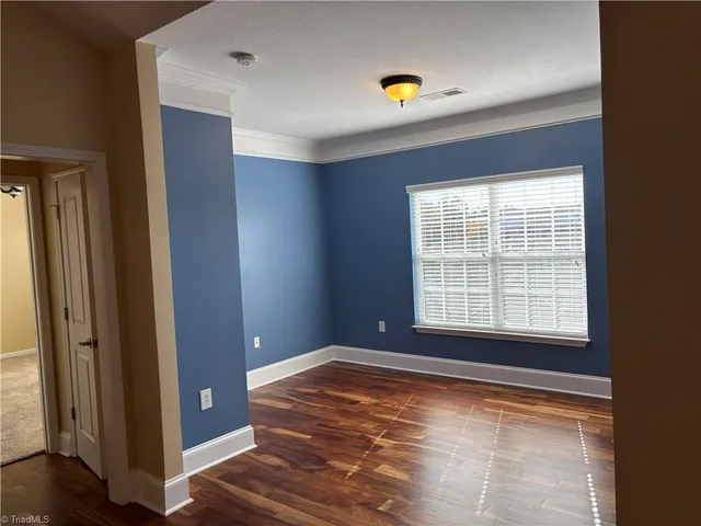 $225,000 | 6815 Hanesbrook Circle, Unit 304, Clemmons, NC 27012