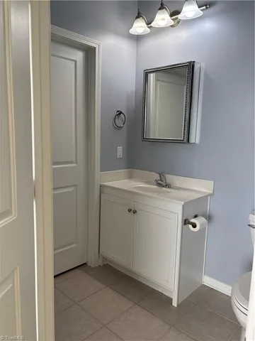 $225,000 | 6815 Hanesbrook Circle, Unit 304, Clemmons, NC 27012