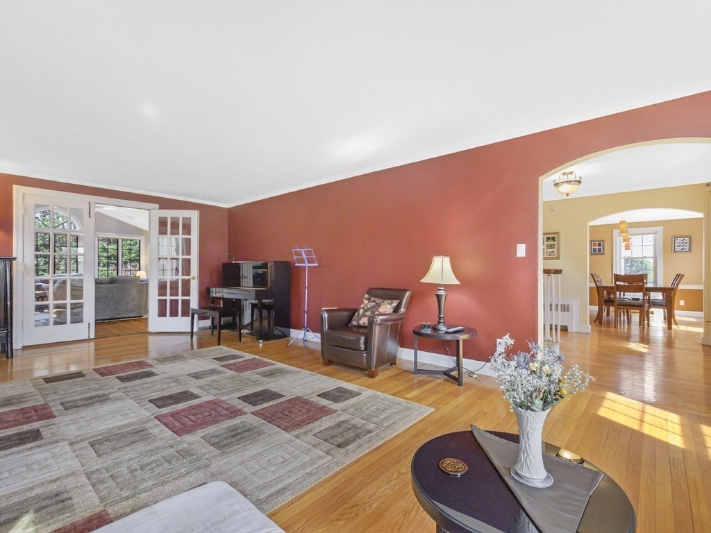 94 Evelyn Road Newton, MA 02468 - Photo 5 of 36