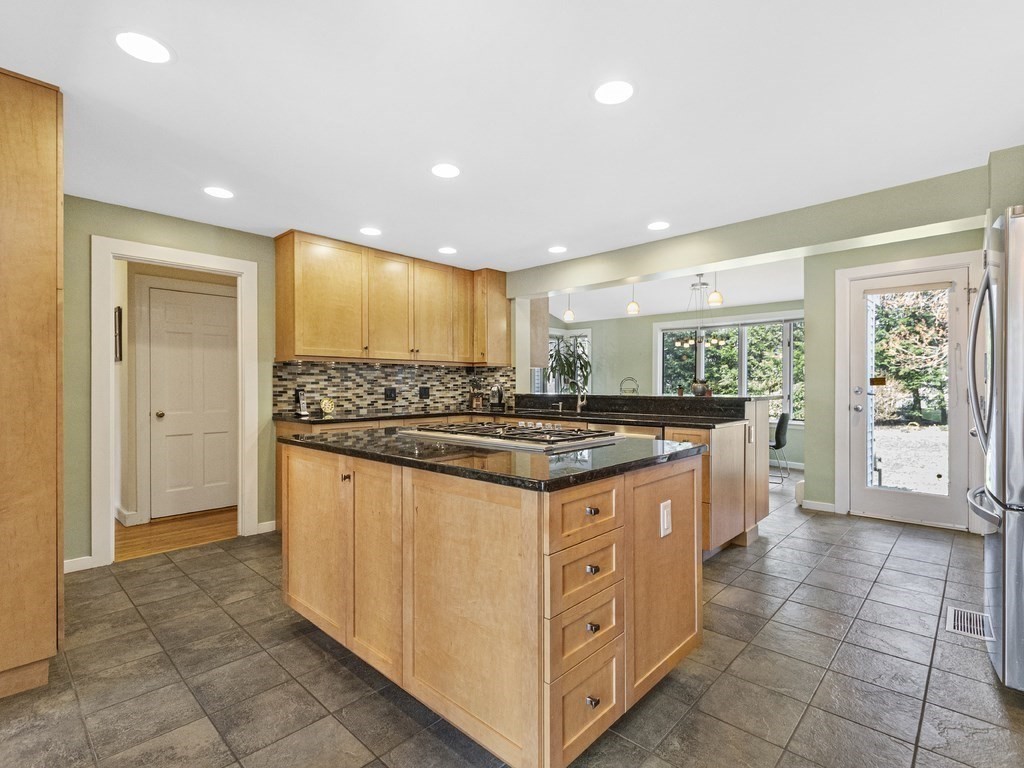 94 Evelyn Road Newton, MA 02468 - Photo 9 of 36