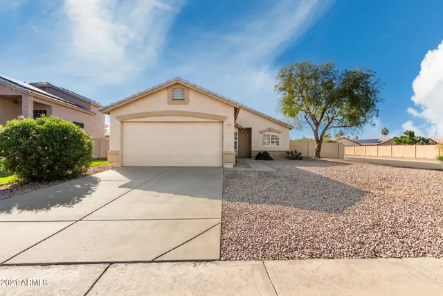 $2,100 | 929 East Saragosa Street, Chandler, AZ 85225