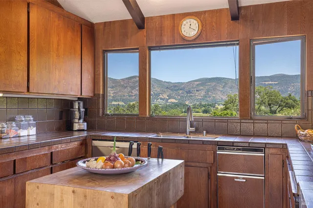 $2,900,000 | 2231 First Avenue, Napa, CA 94558