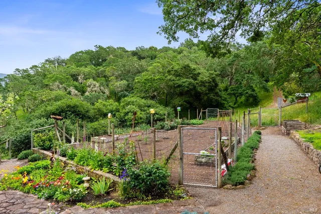 $2,900,000 | 2231 First Avenue, Napa, CA 94558