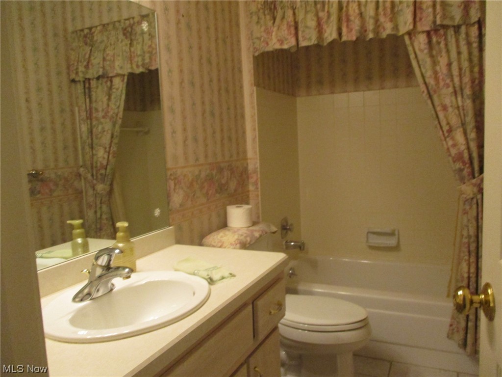 37466 Hunters Ridge Solon, OH 44139 - Photo 20 of 35 Gallery Image 20
