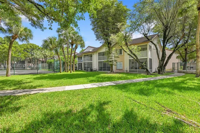 $235,000 | 14006 Southwest 91st Terrace, Unit 14006, Miami, FL 33186