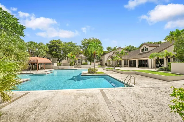 $235,000 | 14006 Southwest 91st Terrace, Unit 14006, Miami, FL 33186